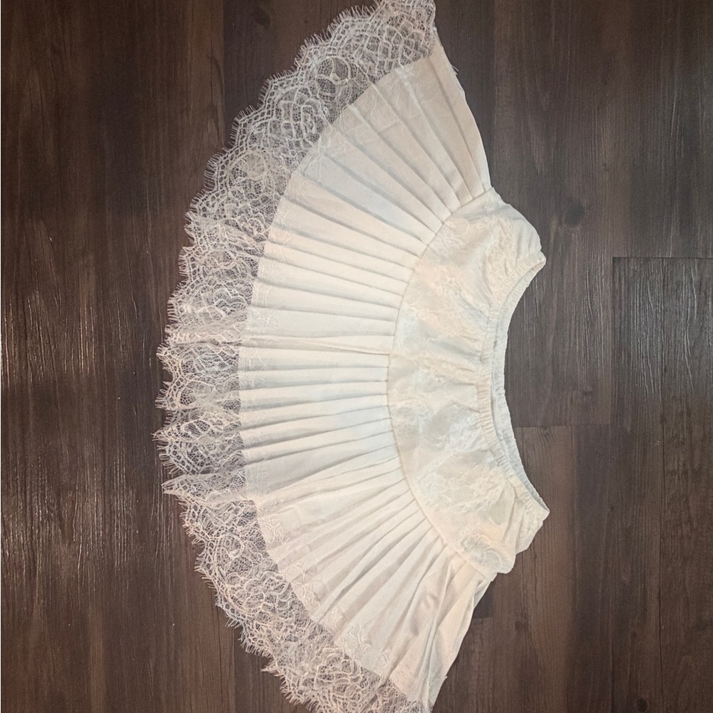Elegant White Lace Skirt
